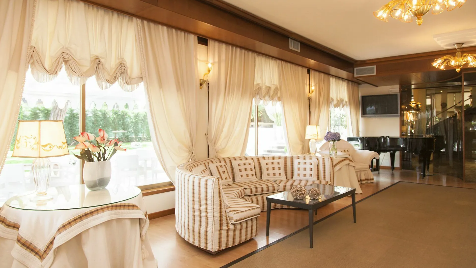 Hotel Elite Лидо-ди-Езоло 4*,
